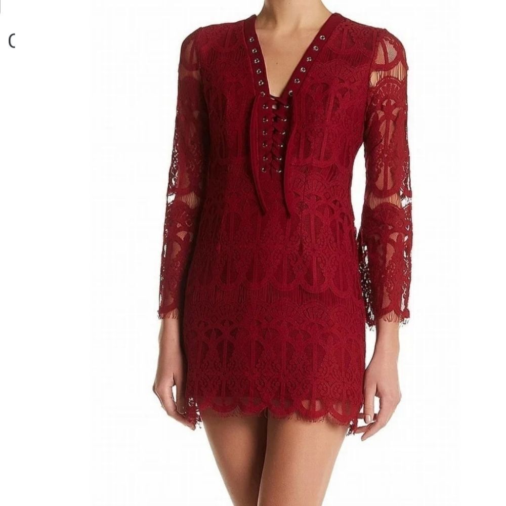Few Moda lace up v neck sheath red dress size smal